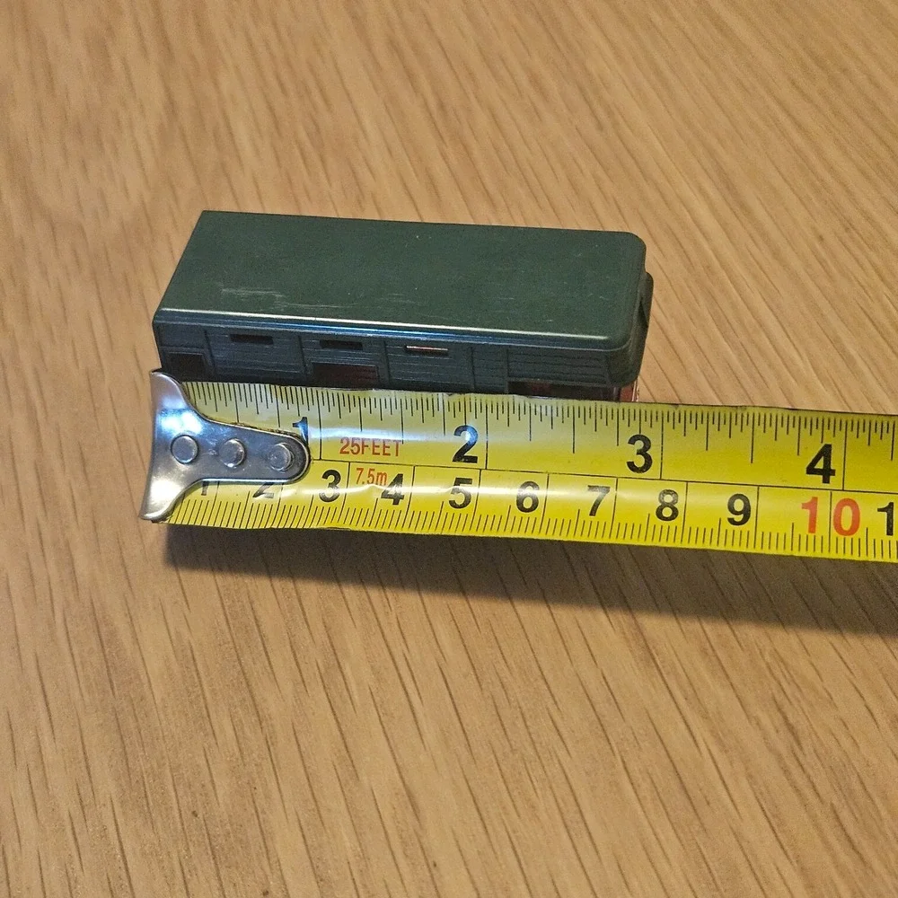 LESNEY MATCHBOX NO 17 Horse Box Truck no horses Green Red Vintage